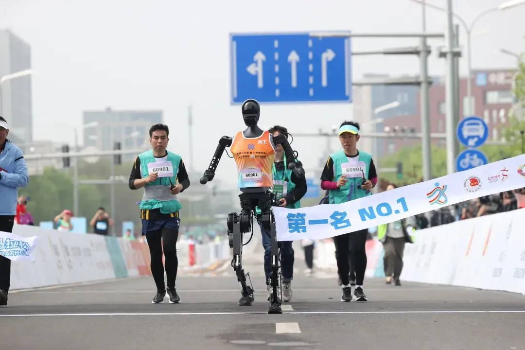 從人形機(jī)器人馬拉松開(kāi)跑看機(jī)器人“核心大小腦”的方案優(yōu)勢(shì)